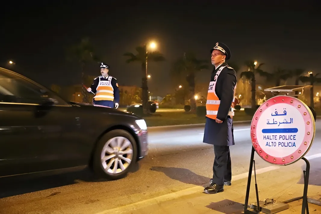 مبادرة تشريعية تحاصر “فوضى” استعمال السيارات والدراجات للأضواء الوامضة