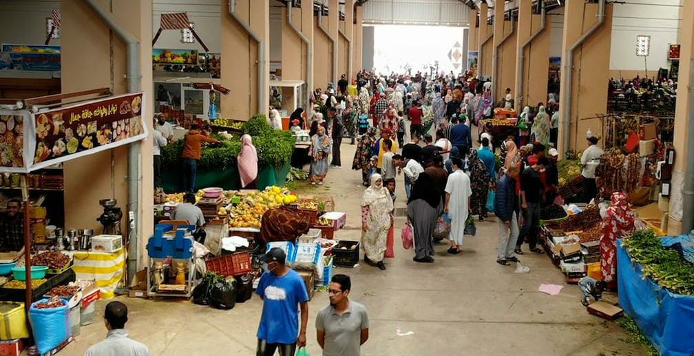 إقبال كبير على سوق “الحزام” بالعيون برمضان