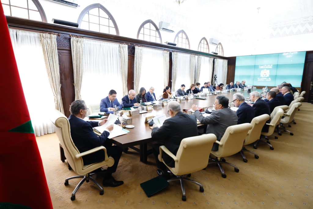 أخنوش يدعو لعقلنة نفقات الموظفين وحصر ضروريات تنزيل الأوراش الإصلاحية