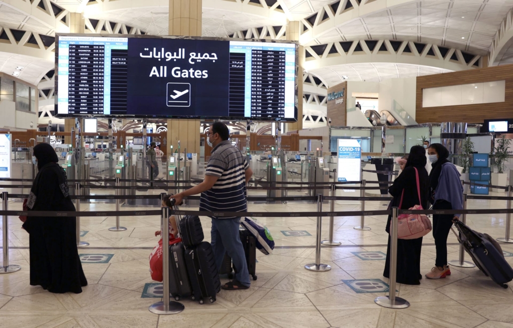 أزيد من 3 ملايين معتمر ومسافر للسعودية