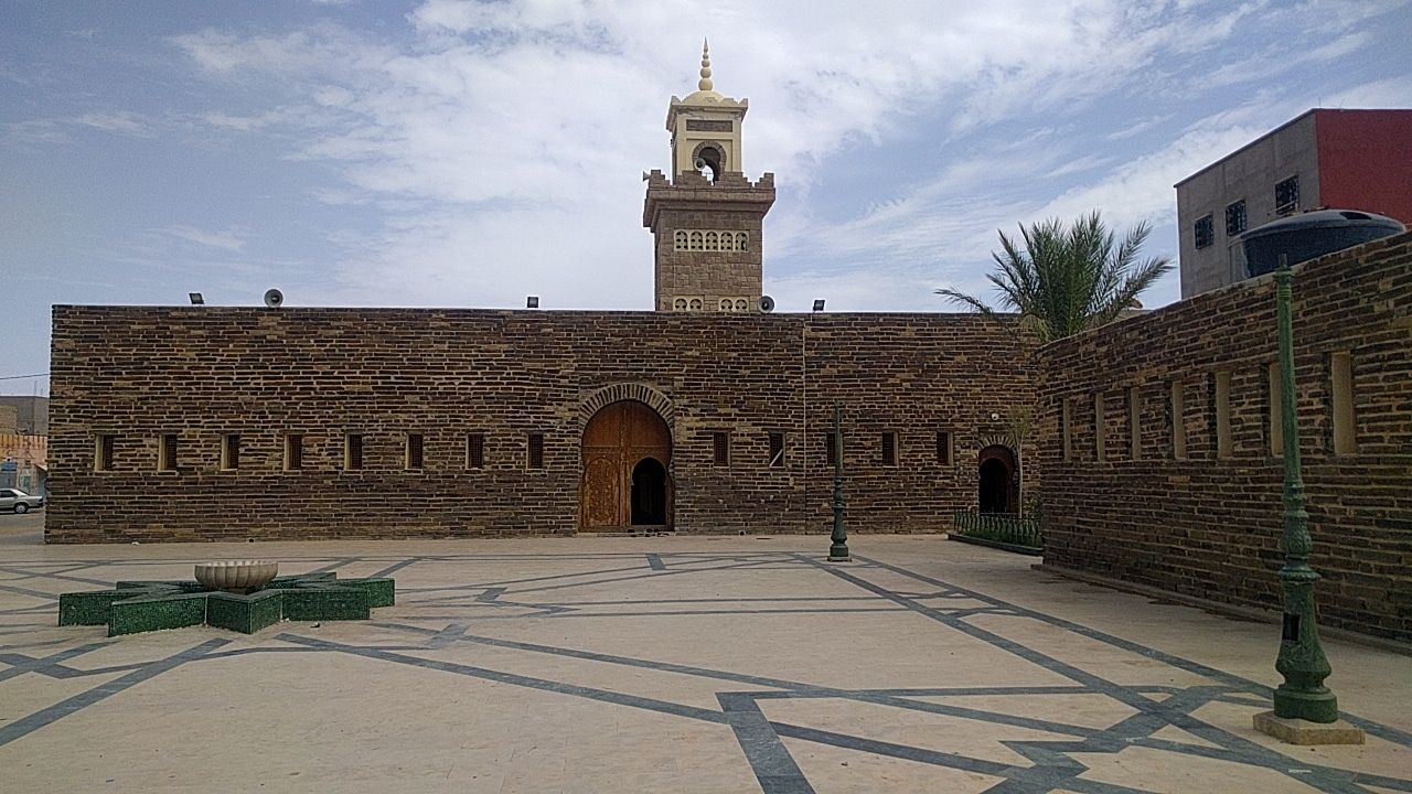 المسجد العتيق.. منارة دينية بالمدينة الروحية للأقاليم الجنوبية