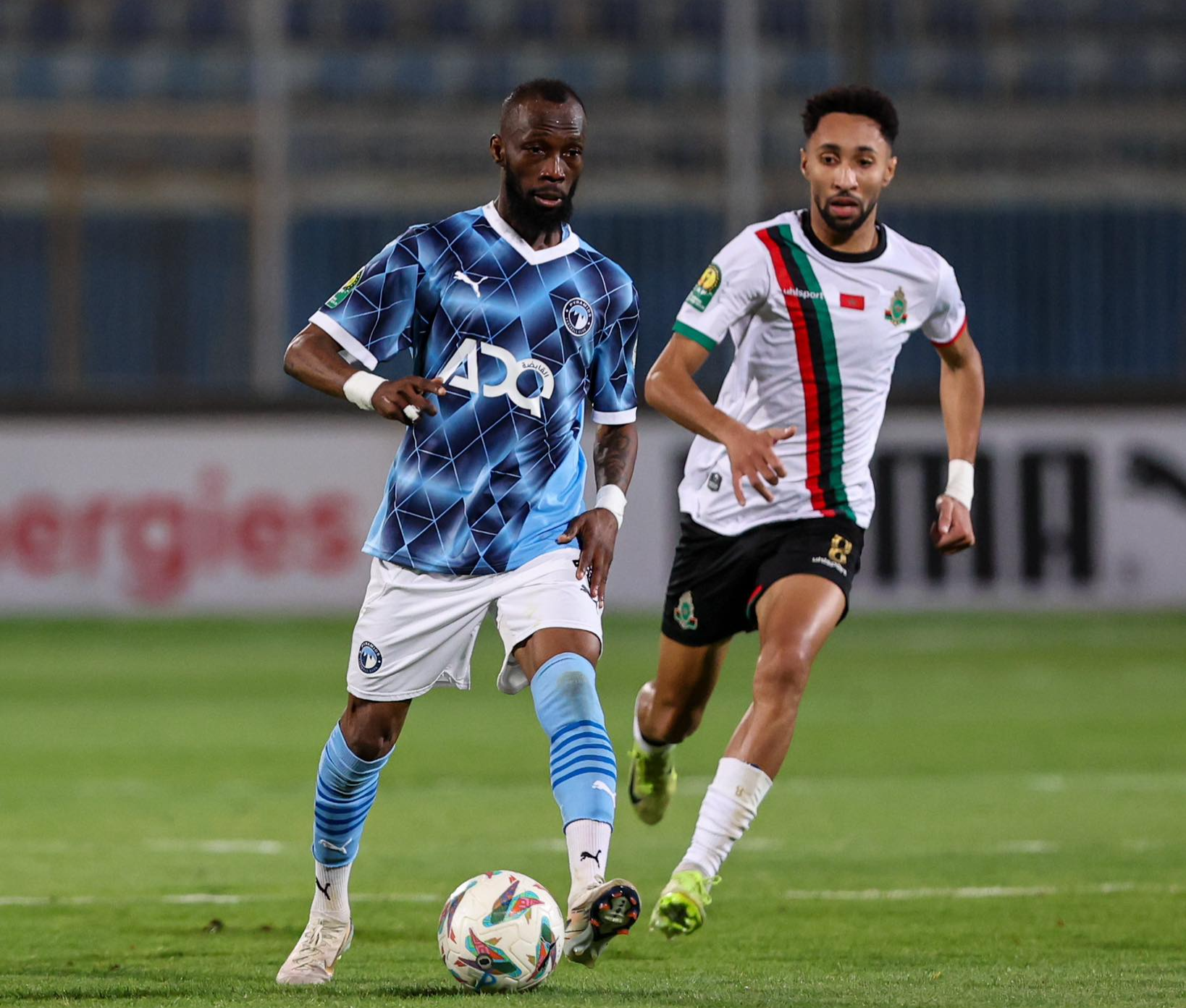 الجيش الملكي يشكو بيراميدز لـ”الكاف” بعد أزمة التذاكر
