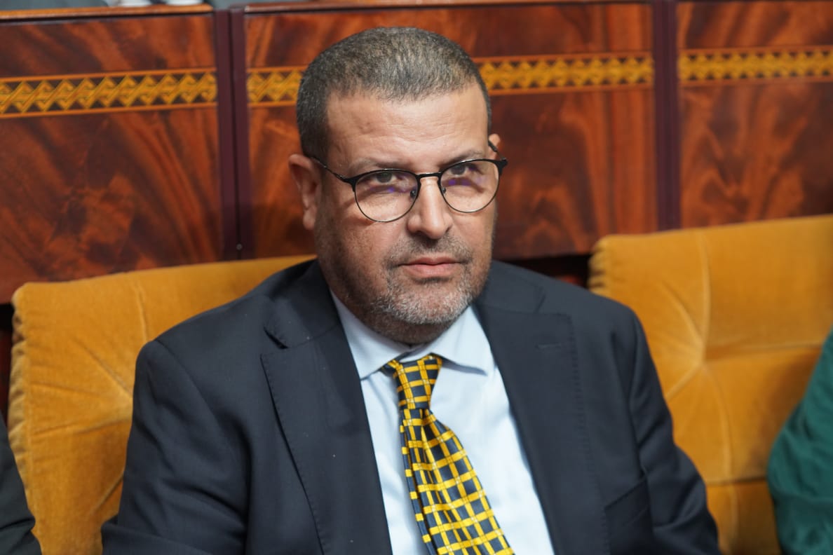 حيكر يُسائل التوفيق ولفتيت عن الكنائس تحت أرضية بالبيضاء