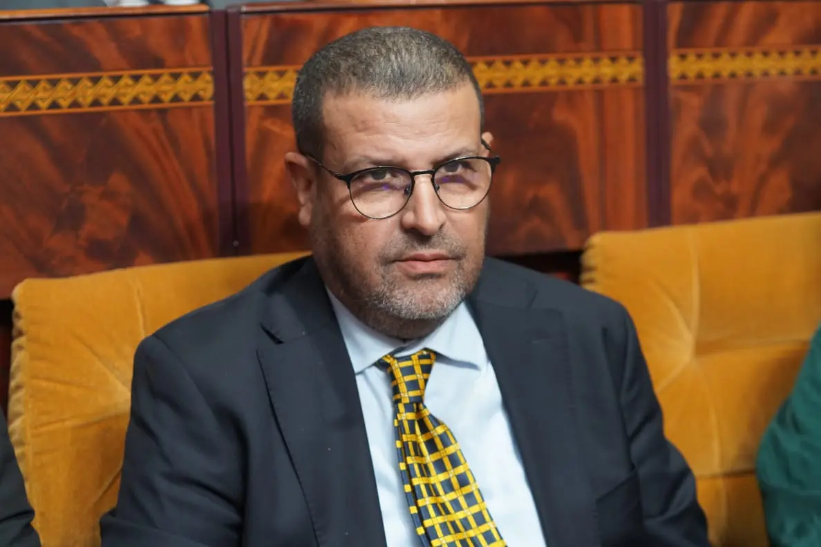 حيكر يُسائل التوفيق ولفتيت عن الكنائس تحت أرضية بالبيضاء