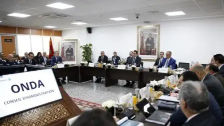 وزير النقل يشكو غلاء ورداءة التغذية بالمطارات