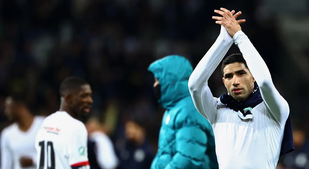 أشرف حكيمي يتوج بلقبه الرابع في الدوري الفرنسي