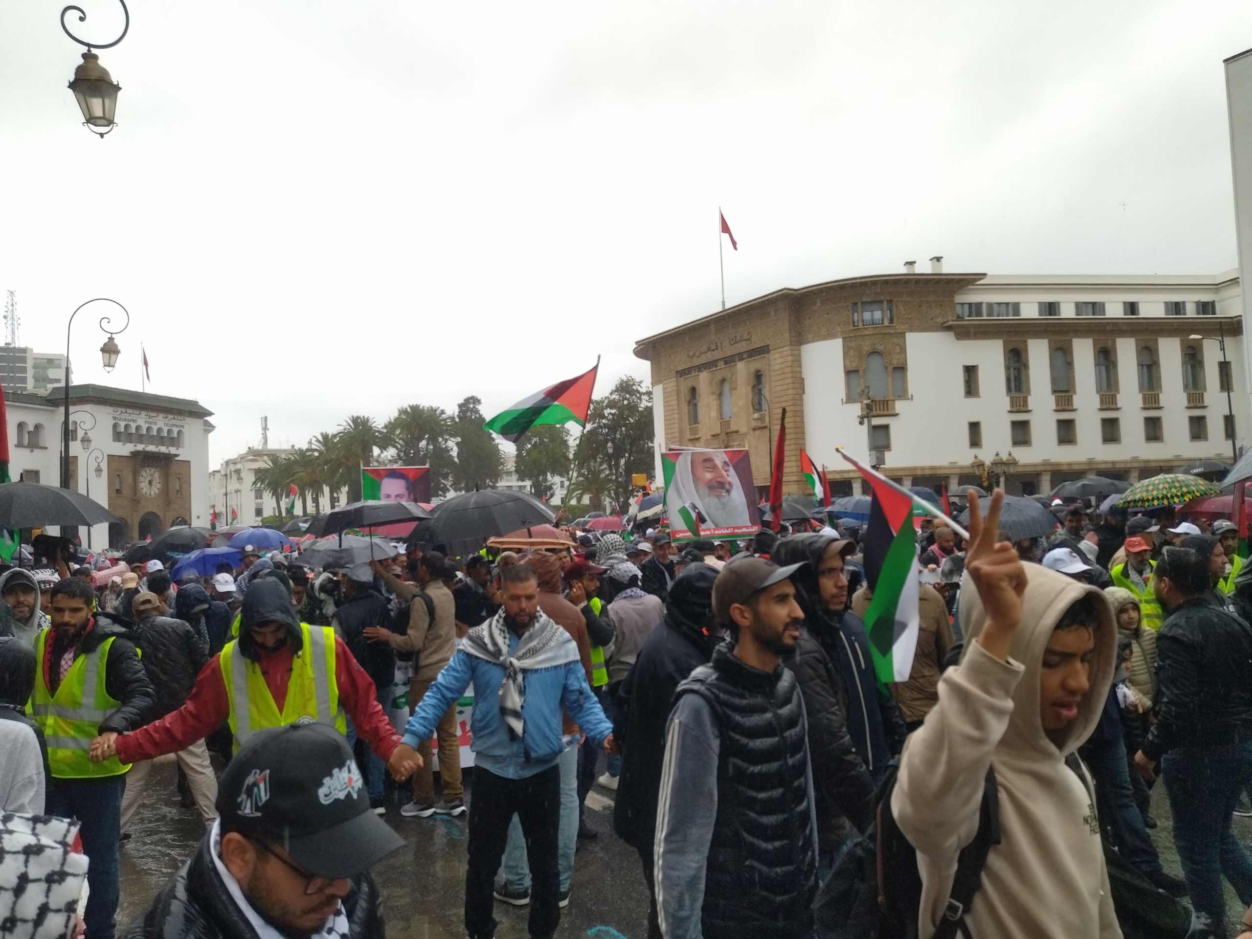 مسيرة وطنية حاشدة بالرباط تجدد تضامن المغاربة مع الفلسطينيين