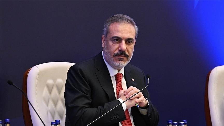 وزير الخارجية التركي يزور الجزائر الأحد