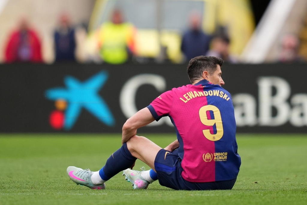 برشلونة مهدد بفقدان ليفاندوفسكي في الكلاسيكو