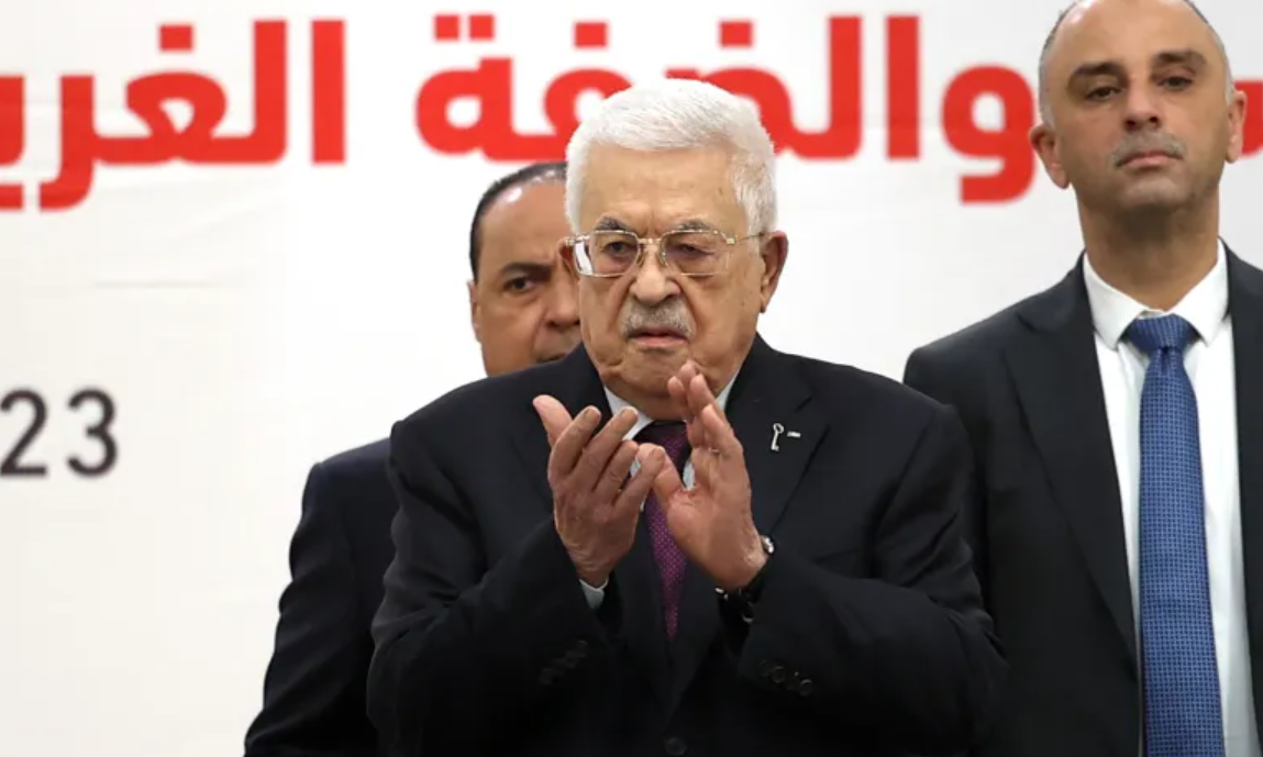 سجال بين فتح وحماس بعد اجتماع المجلس المركزي وشتم عباس للمقاومة