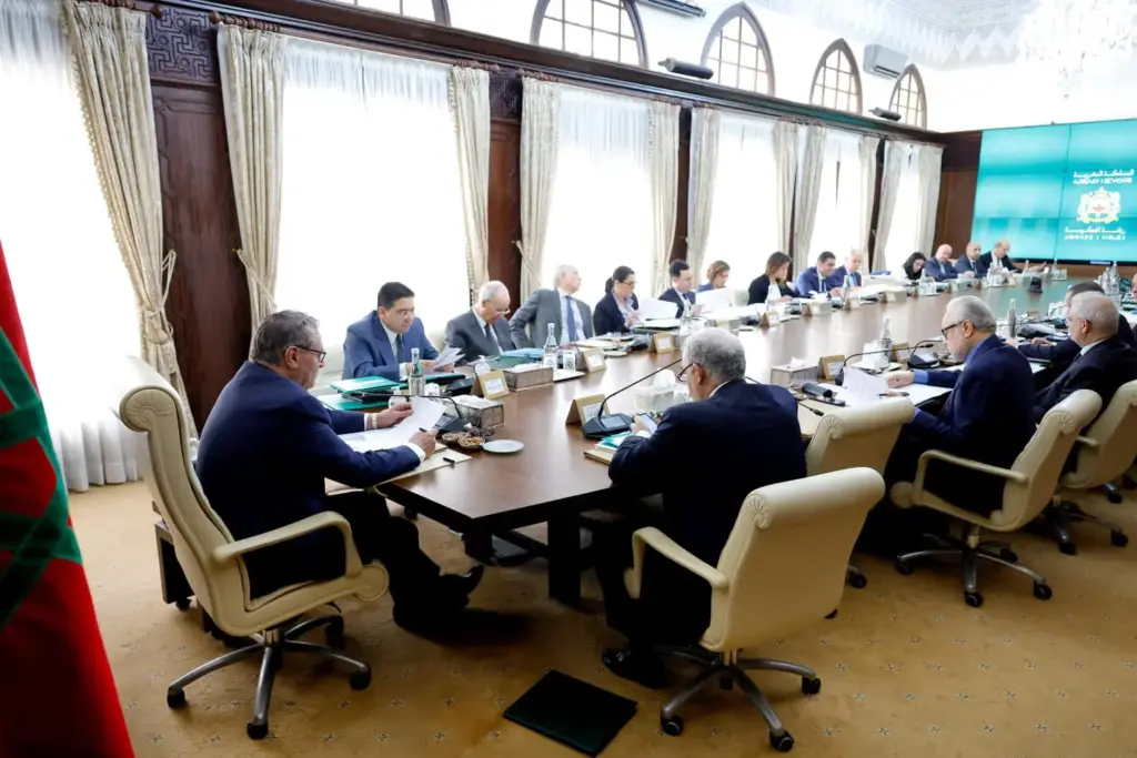 الحكومة تصادق على تعيينات بمناصب عليا
