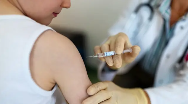 اللقاح ليس عدوا.. تفنيد المخاوف حول لقاحات الأطفال