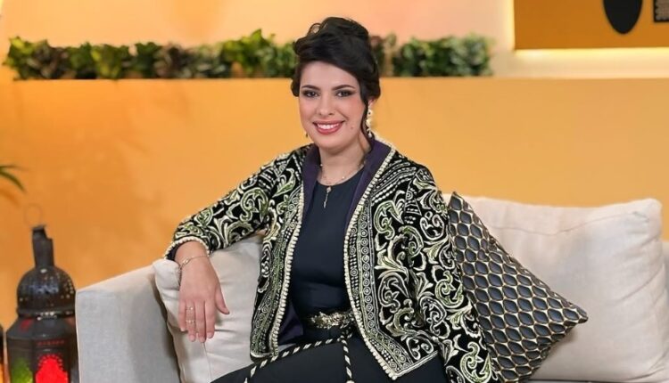 مونية لمكيمل تعيش حالة توهج فني وتسدل الستار على “شهر العسل”