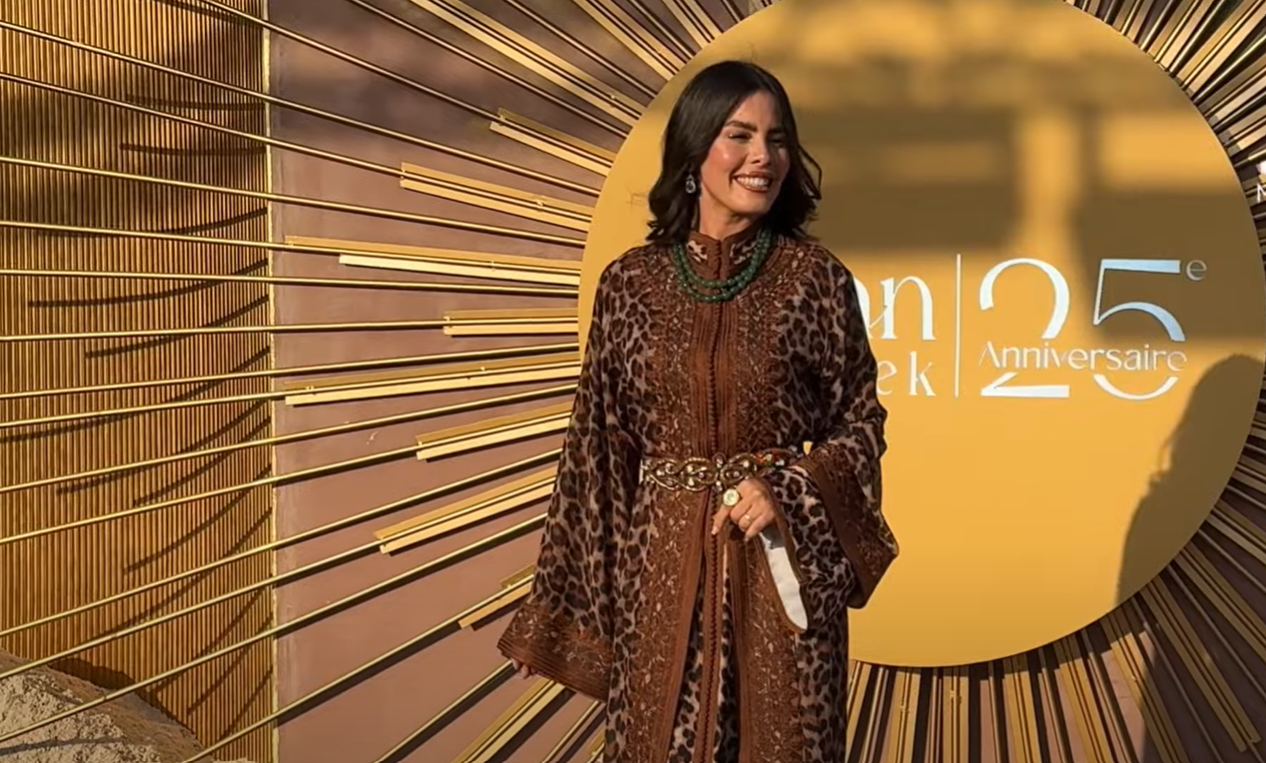 فخر بالتراث والهوية.. فنانات مغربيات يحتفلن بالقفطان في أسبوعه الـ25