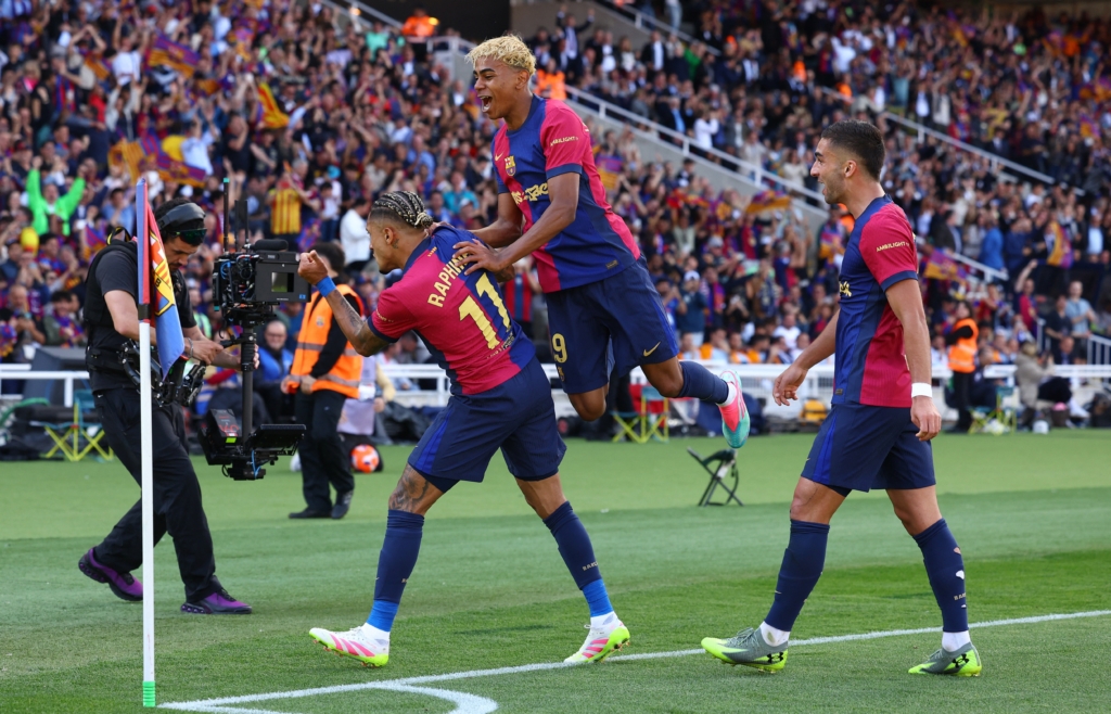 برشلونة يحسم الكلاسيكو ويقترب من التتويج بالليغا