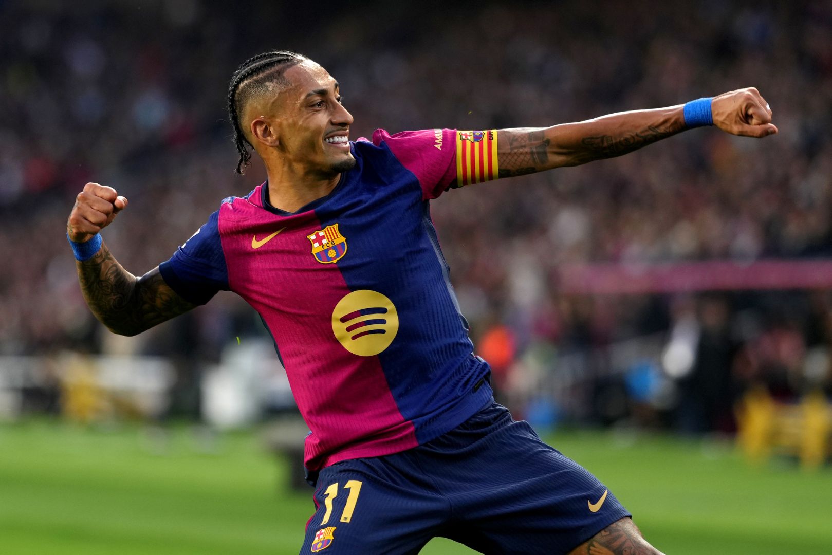 رافينيا يقترب من التجديد لبرشلونة