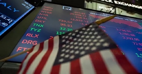 ثقة المستهلكين تتراجع إلى أدنى مستوى بأمريكا