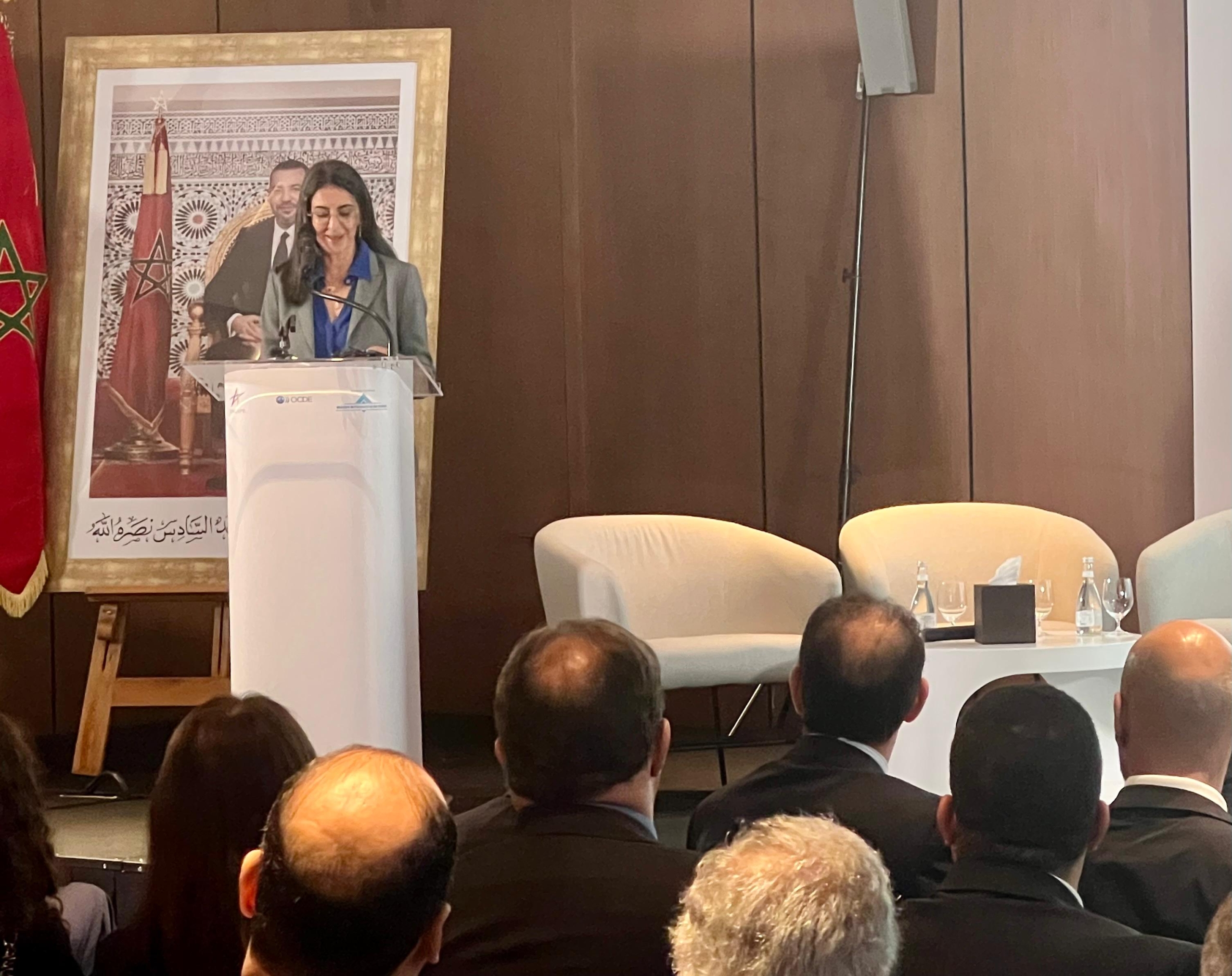 فتاح تُشيد بحكامة المؤسسات العمومية: راكمنا تجربة غنية وسنُواصل التطوير