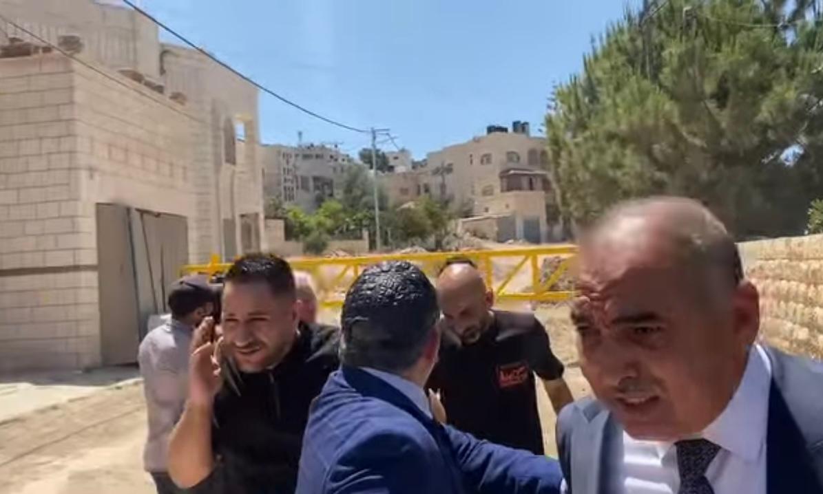 ضمنهم سفير المغرب.. محافظ جنين يكشف تفاصيل زيارة دبلوماسيين واستهدافهم من إسرائيل