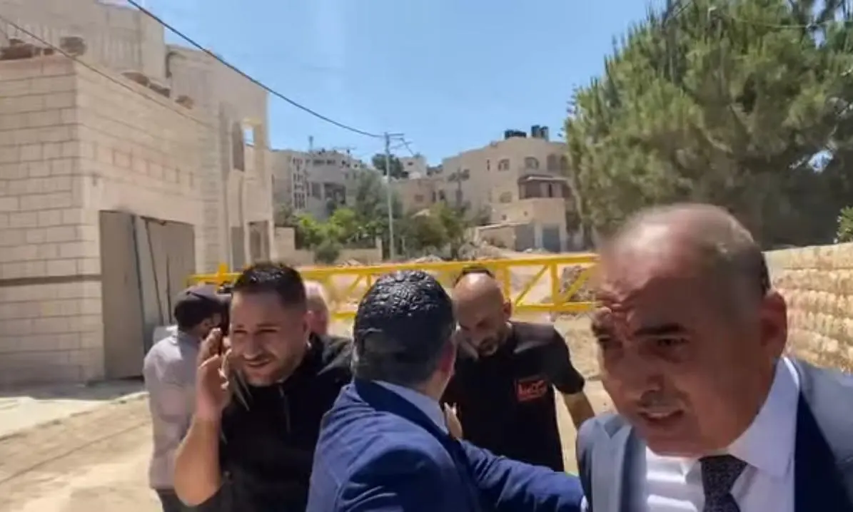 ضمنهم سفير المغرب.. محافظ جنين يكشف تفاصيل زيارة دبلوماسيين واستهدافهم من إسرائيل