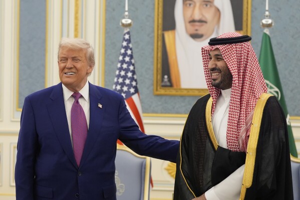 ما الذي يبحث عنه ترامب في الشرق الأوسط؟