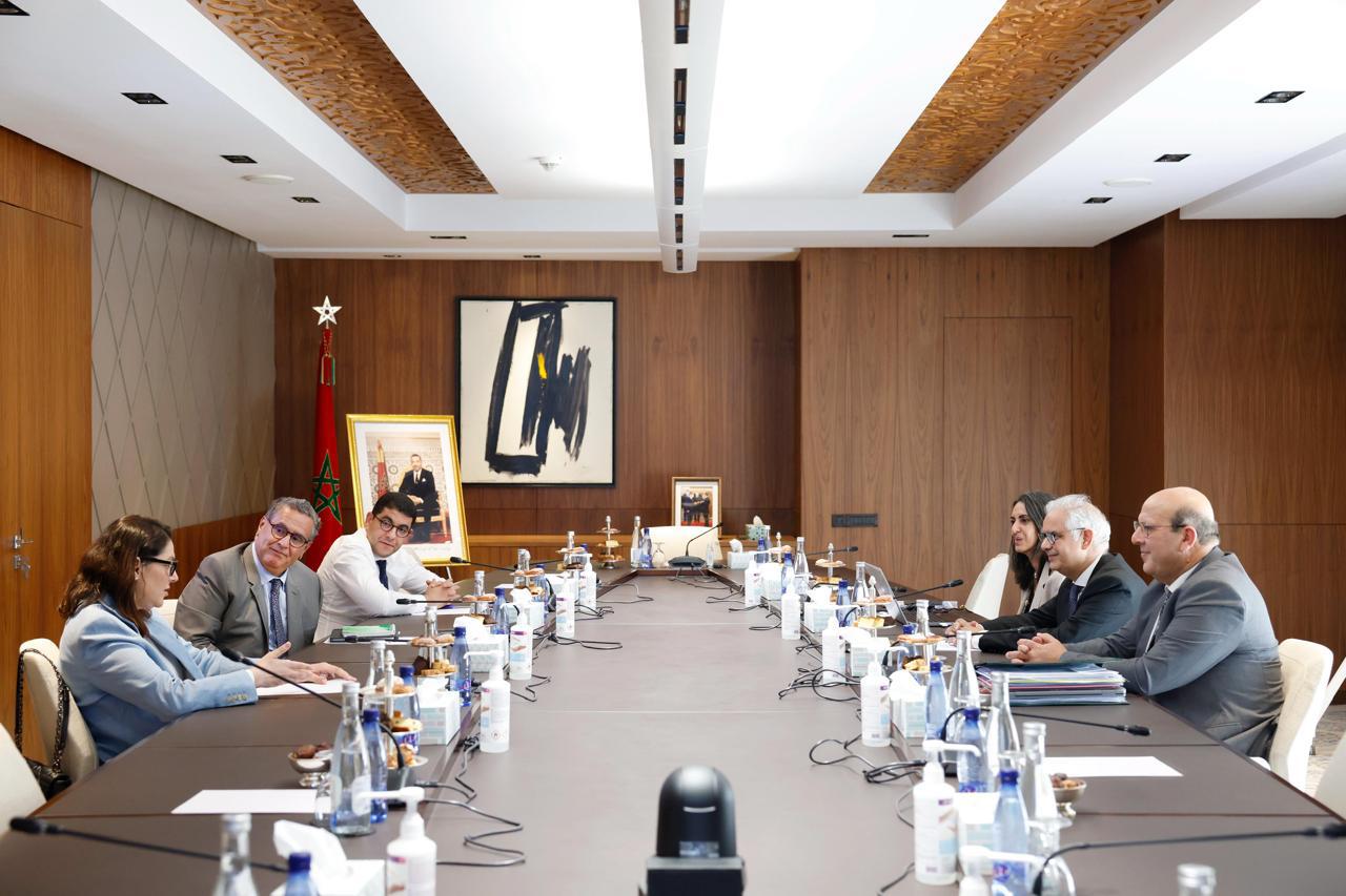 رئاسة الأغلبية تشيد بموقف المملكة المتحدة وبالإنجازات الاجتماعية للحكومة