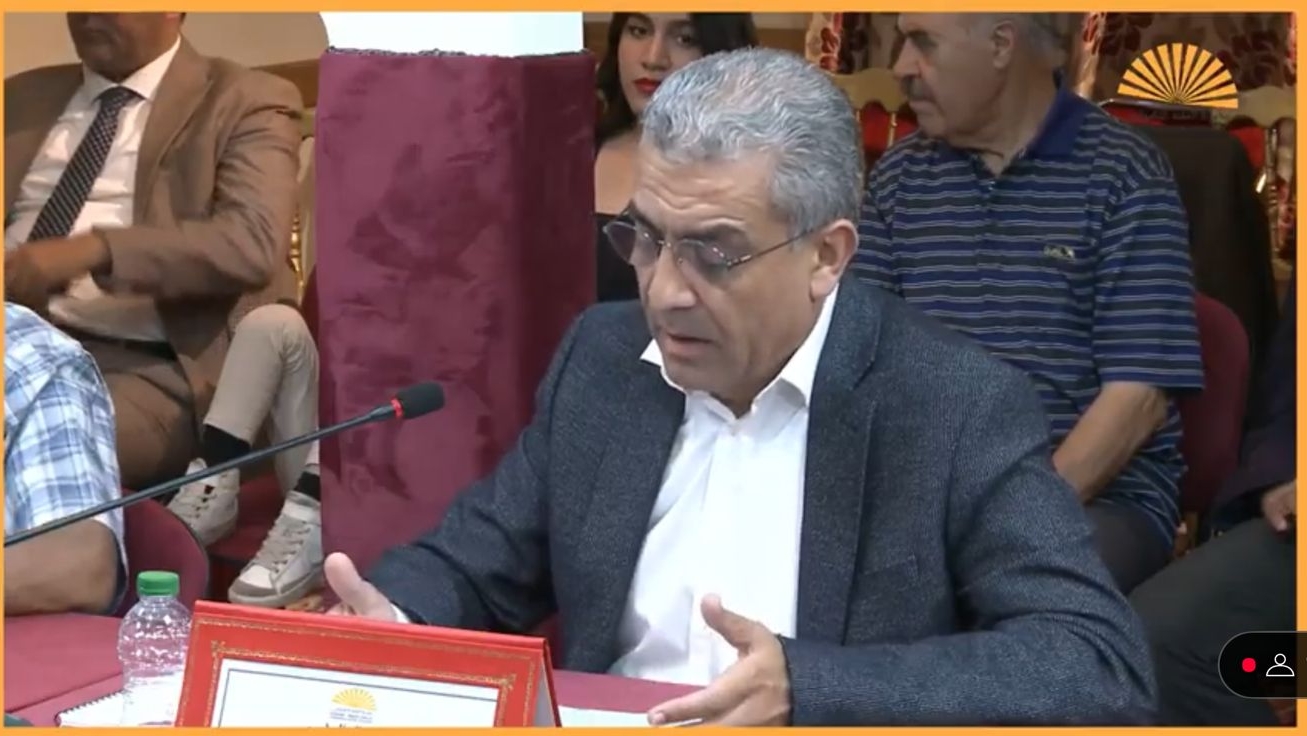 الهشومي: نعيش عصر موْتِ السياسة وتحَوُّل الفاعلين فيها إلى محتويات بصرية
