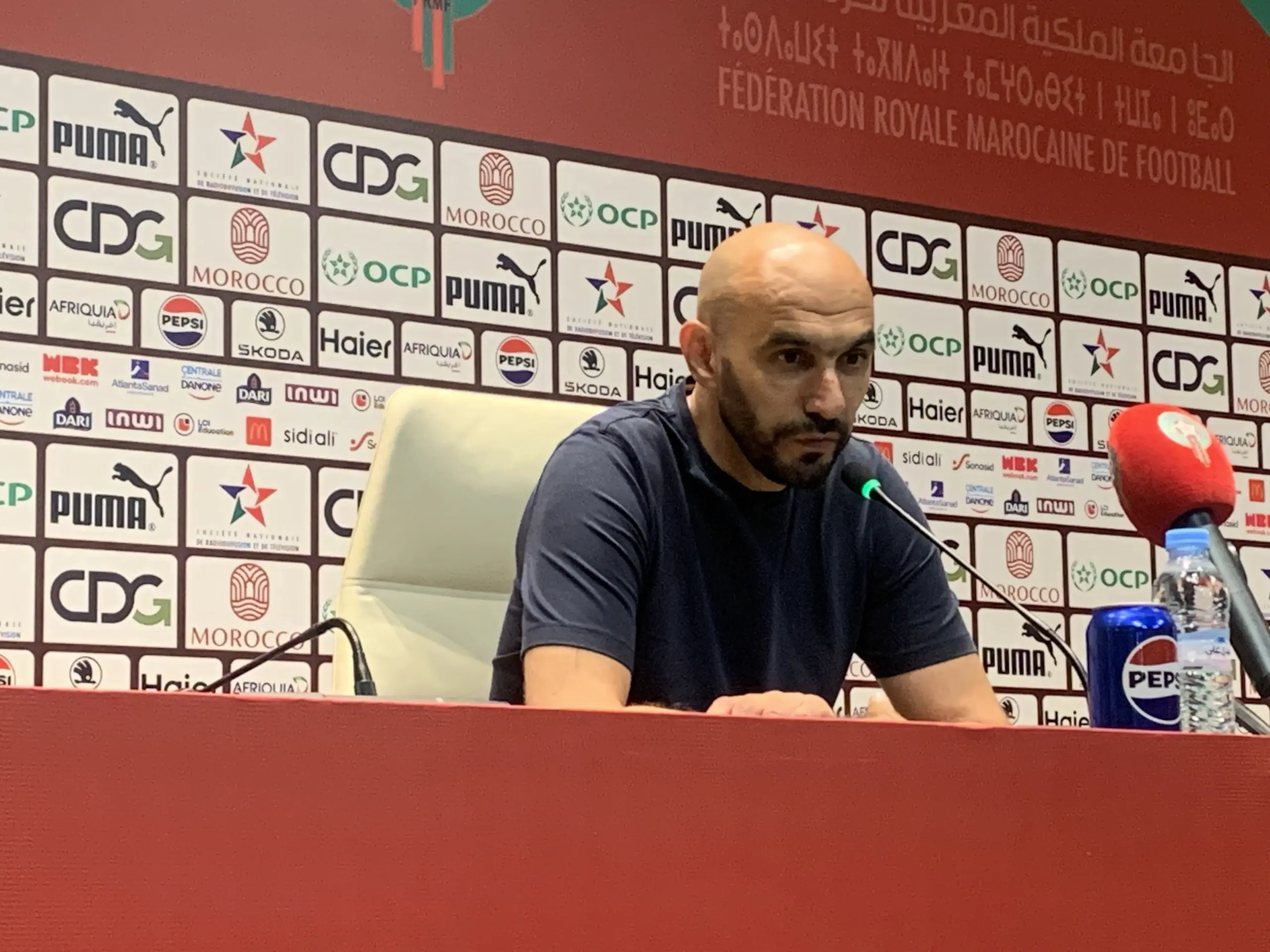 الركراكي: أملك شهادة تدريب أوروبية وتتويجات وطنية.. فبأي منطق أُتهم بالضعف؟