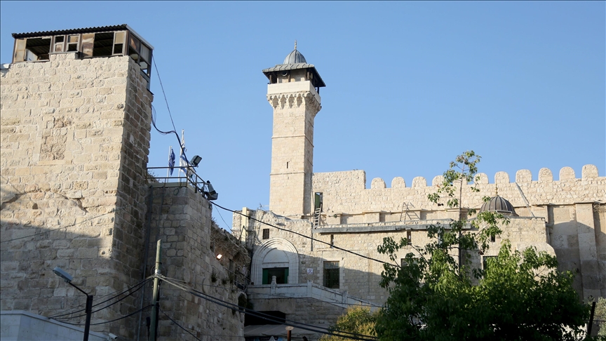إسرائيل تغلق لوحات الكهرباء في المسجد الإبراهيمي