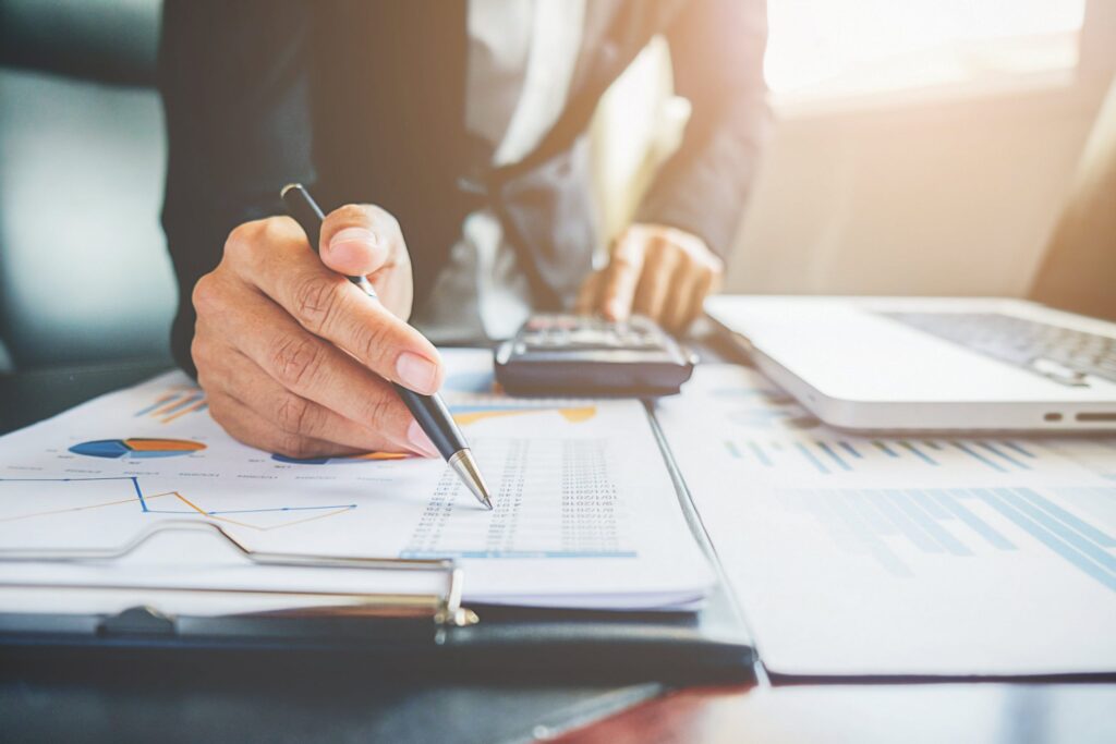 ديون الأسر الكورية تفوق دخلها بـ1.7 مرة