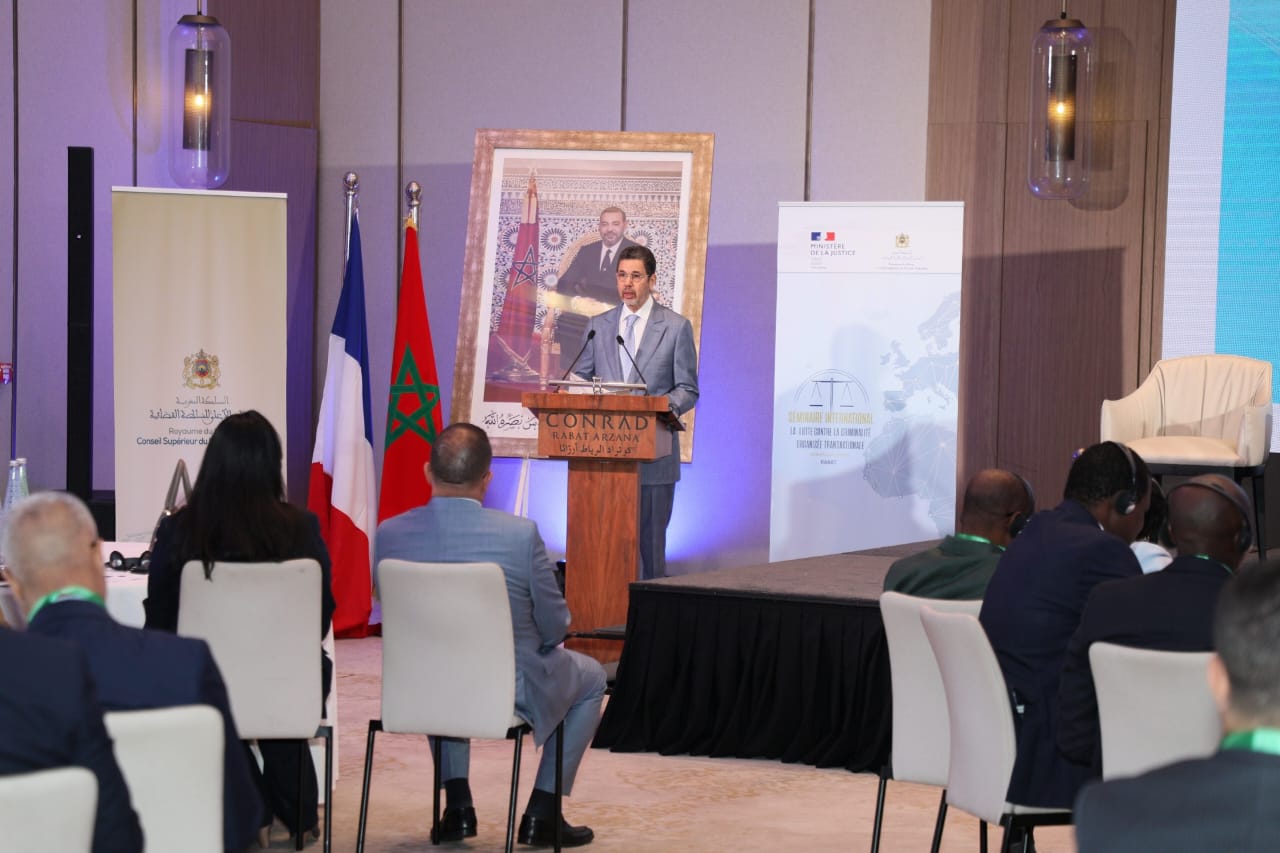 عبد النباوي: 60% من جرائم الاتجار بالبشر والمخدرات والأسلحة تنفذ رقميا