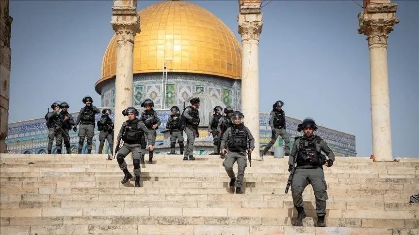 إسرائيل تمنع آلاف الفلسطينيين من أداء صلاة الجمعة بالأقصى