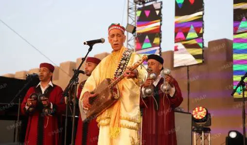 مهرجان كناوة.. منصة مولاي الحسن على إيقاع حوار الكمبري والعود والأفروبيتس