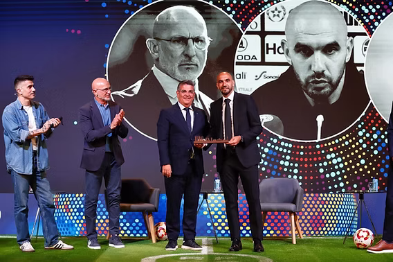 الركراكي يشارك بالمؤتمر الدولي الأول للمدربين بمدريد