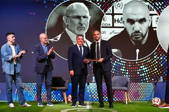 الركراكي يشارك بالمؤتمر الدولي الأول للمدربين بمدريد