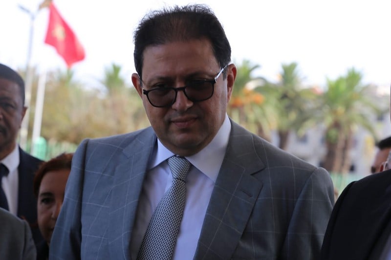 “أوهام” آيت منا
