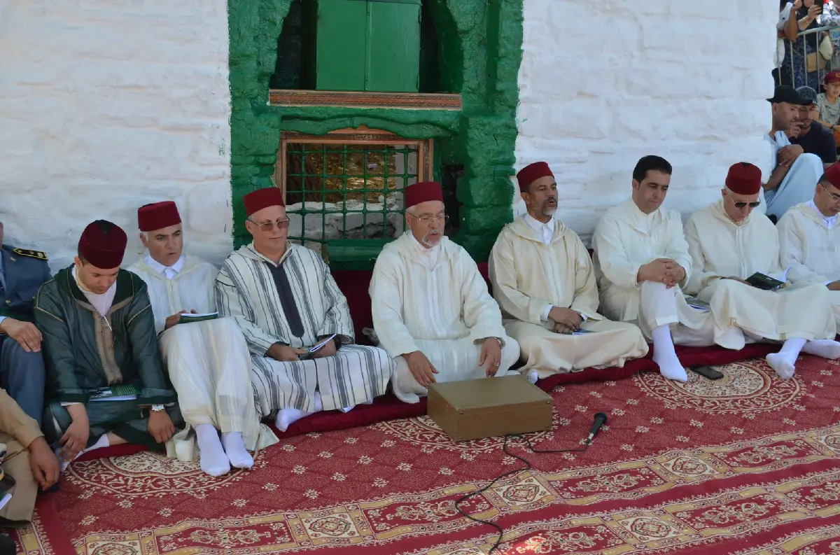 تسليم هبة ملكية لمرضى ومعوزين بمناسبة موسم بن مشيش
