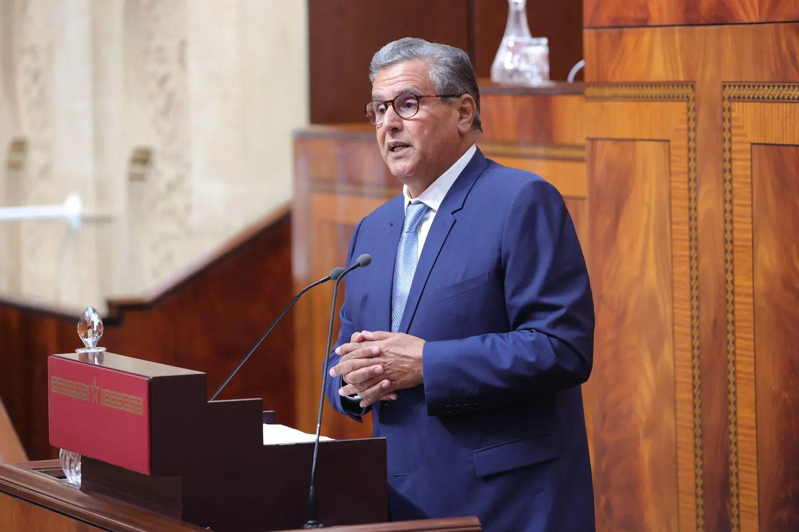 رئيس الحكومة: قطعنا مع “الحلول الترقيعية” في الصحة ورفعنا مهنيي القطاع