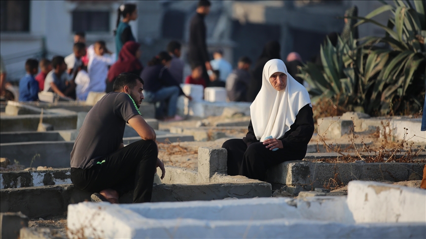 غزة تودع موتاها بلا قبور.. معاناة أخرى للفلسطينيين