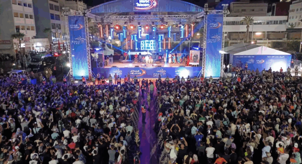 اتصالات المغرب تستجيب لشكاوى فنانين وتراجع تعاقدات “مهرجان الشواطئ”