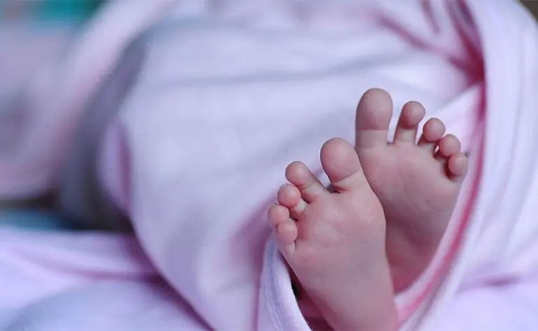 أيوب الهنود ينبش في قضية الاتجار في الرضع بمسلسله الجديد