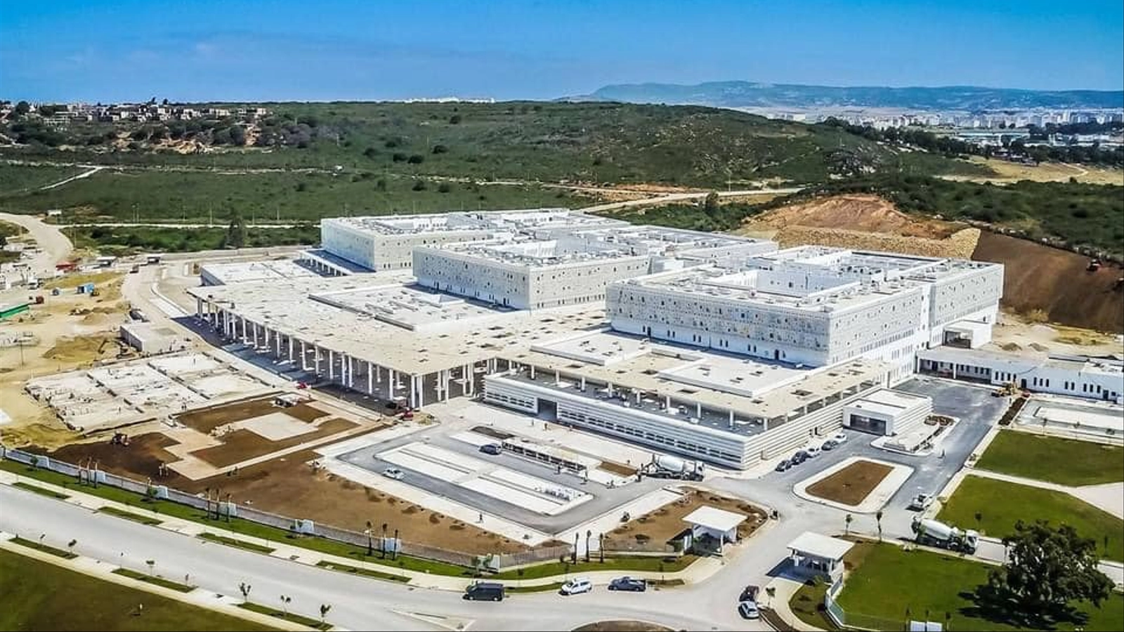 المركز الاستشفائي الجامعي محمد السادس بطنجة.. قطب للتميز ومثال للطب الإنساني