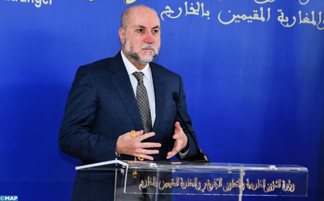 مستشار محمود عباس يشيد بإرسال الملك مساعدات إنسانية وطبية للفلسطينيين