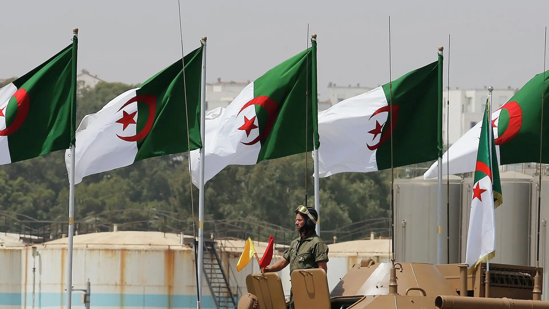 الجزائر على مفترق الطرق: حين يغلق أنبوب الغاز أبواب المستقبل
