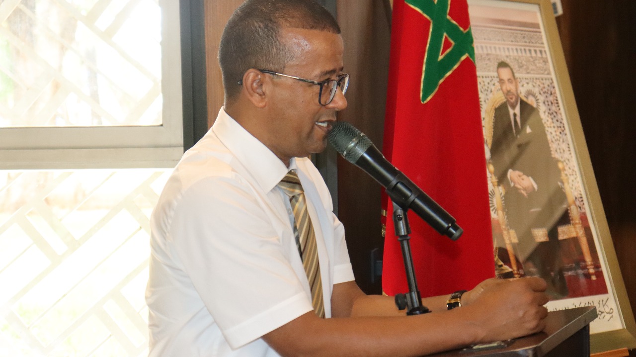 الملك فوق الأحزاب السياسية المغربية