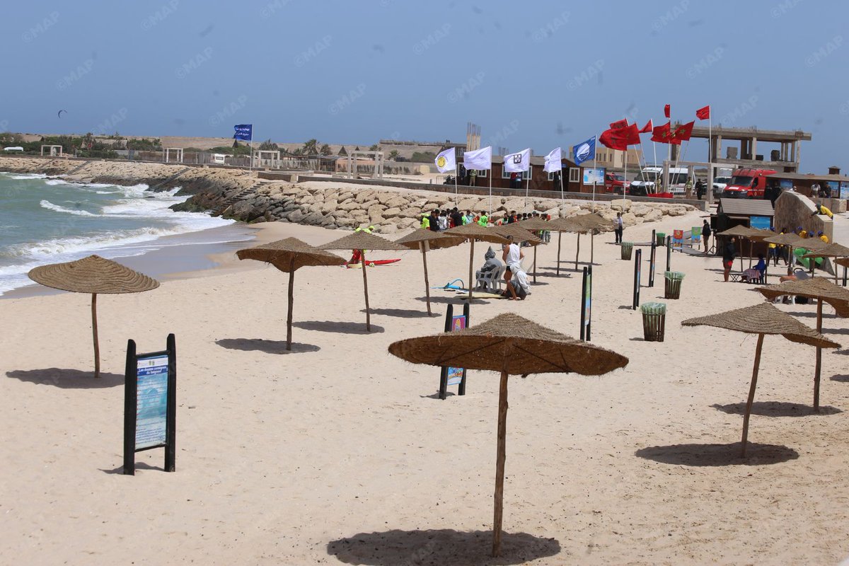 شاطئ أم لبوير.. جوهرة بيئية ونموذج للسياحة النظيفة بالداخلة