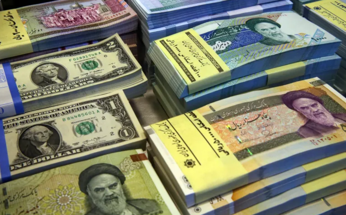 إيران تحذف 4 أصفار من عملتها الوطنية