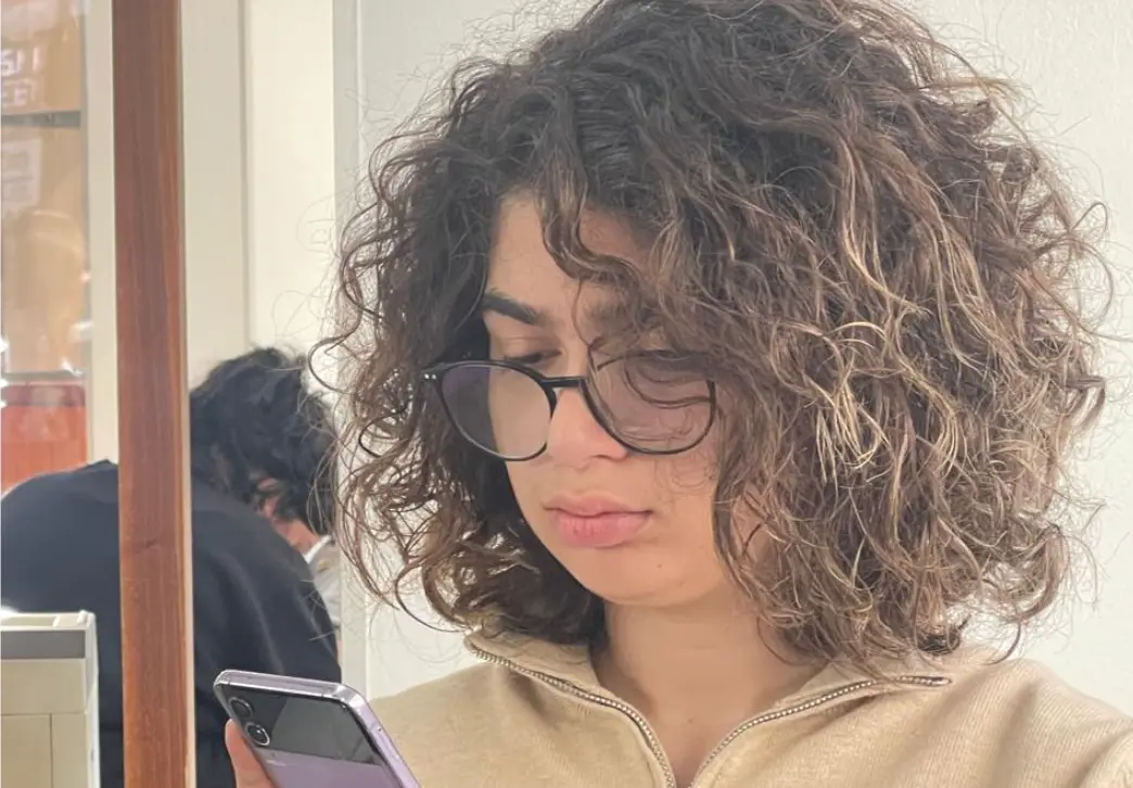 أصغر سيناريست في المغرب تنبش في الإدمان الرقمي بفيلمها الأول