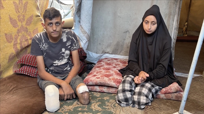 شقيقان مبتورا الأطراف بغزة: نتناوب على كرسي متحرك ونحتاج لعلاج