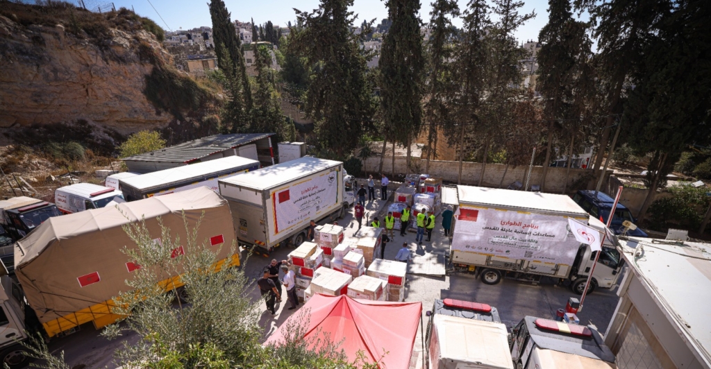 استفاد منها صحافيون وجاليات عربية.. توزيع 96% من مساعدات المغرب لفلسطين